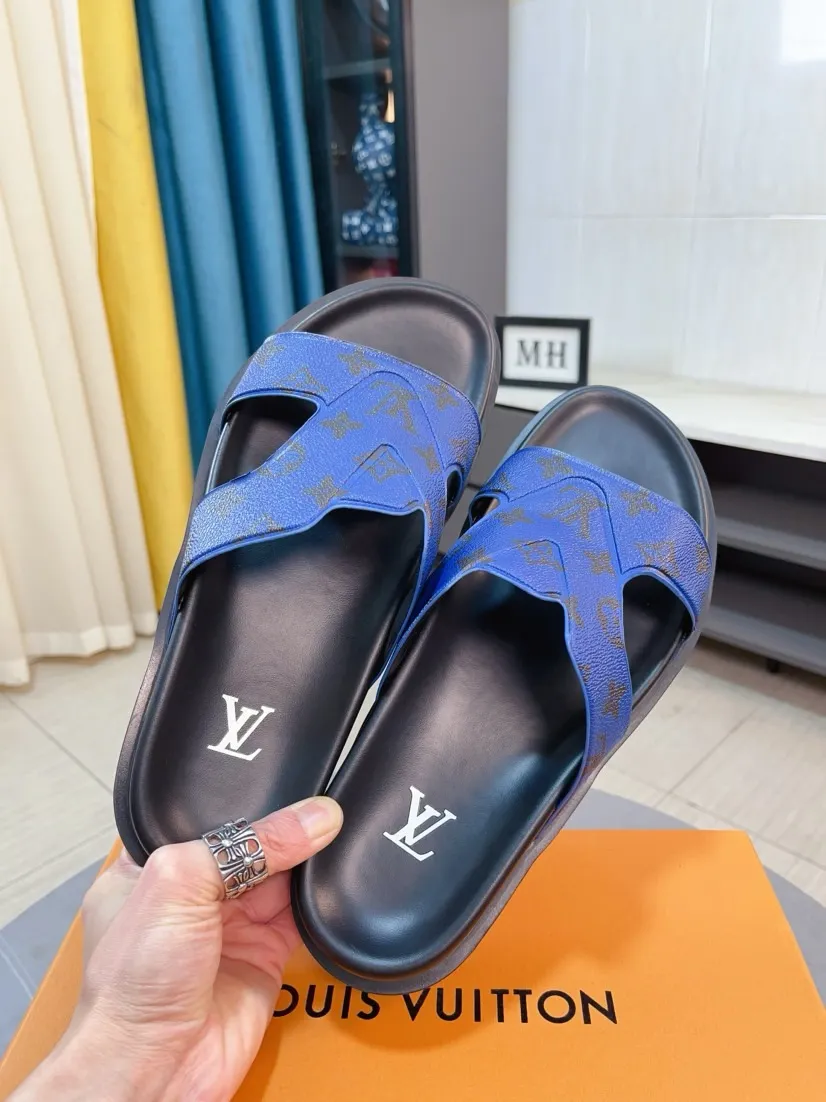 Men's shoes💰300🌹🌹【LV】Multi-color new men's slippers, original quality top version, original special cowhide presbyopia print➕sheepskin on the inside and side, non-slip combination sole, more stable walking, more comfortable and lightweight, high-end and generous, size: 38~44